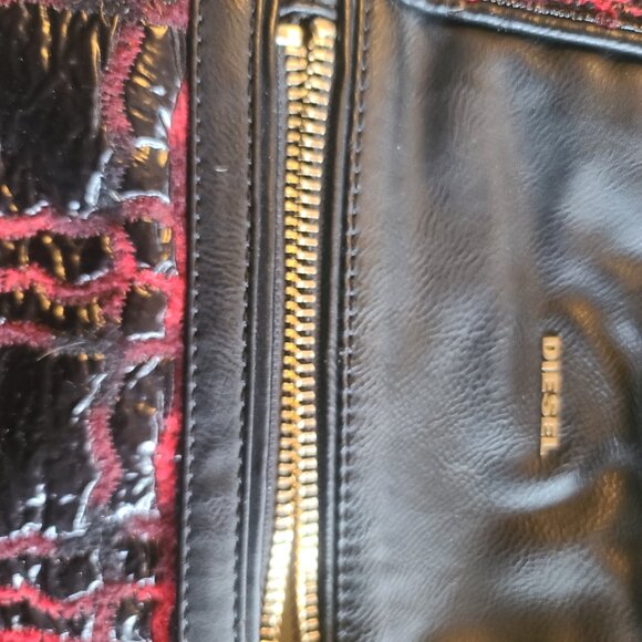 Diesel Women's Black & Red Shoulder Bag - Picture 6 of 13